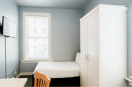 Regular guest room